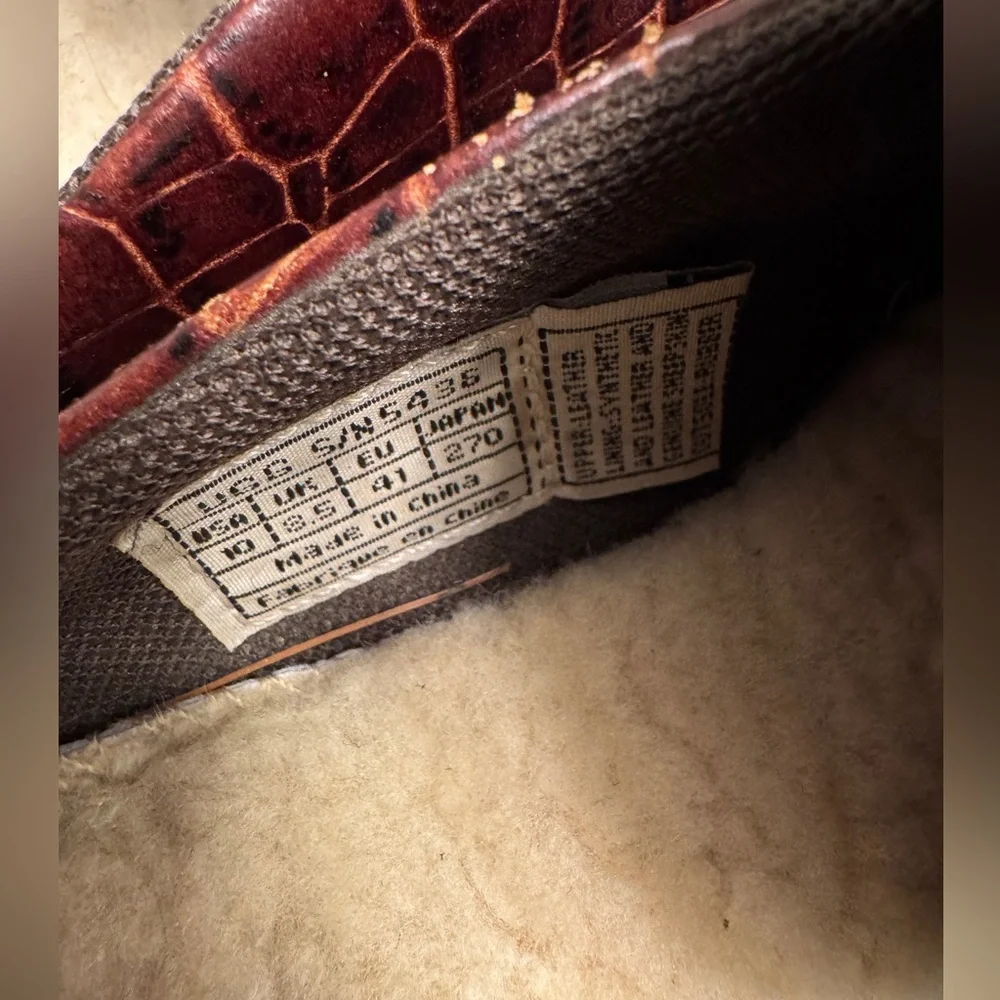 UGG womens Brown Leather Loafers - Picture 4 of 5